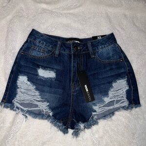 FASHION NOVA XS shortie shorts